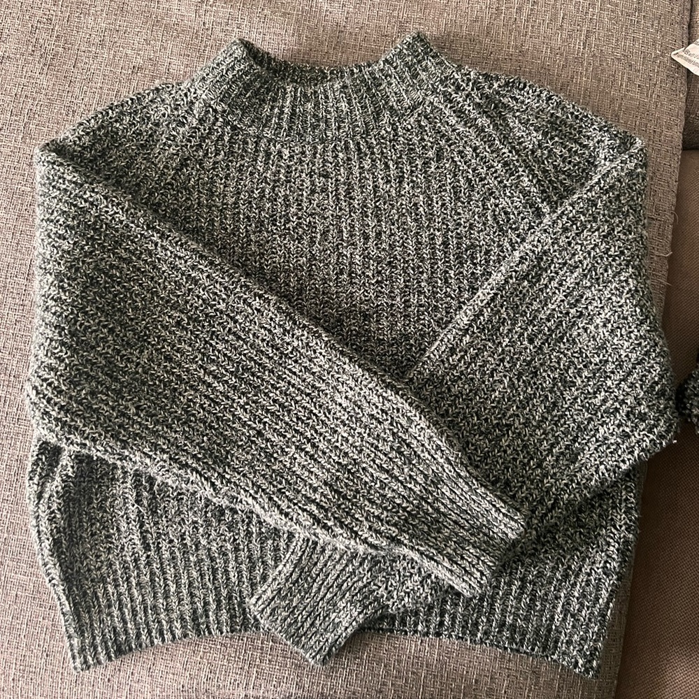 Universal Thread Green Sweater